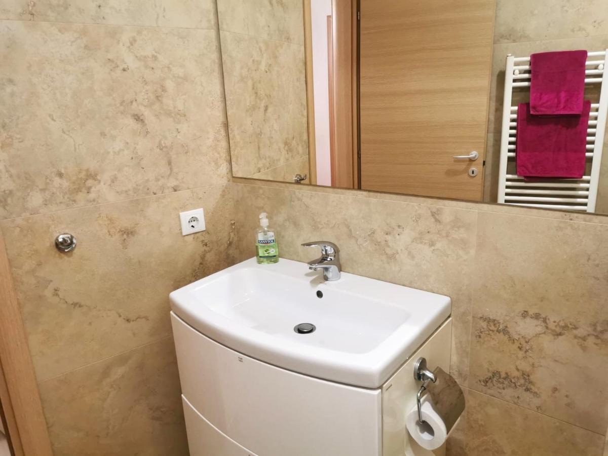 Contemporary Central Apartment In Cluj Napoca Bagian luar foto